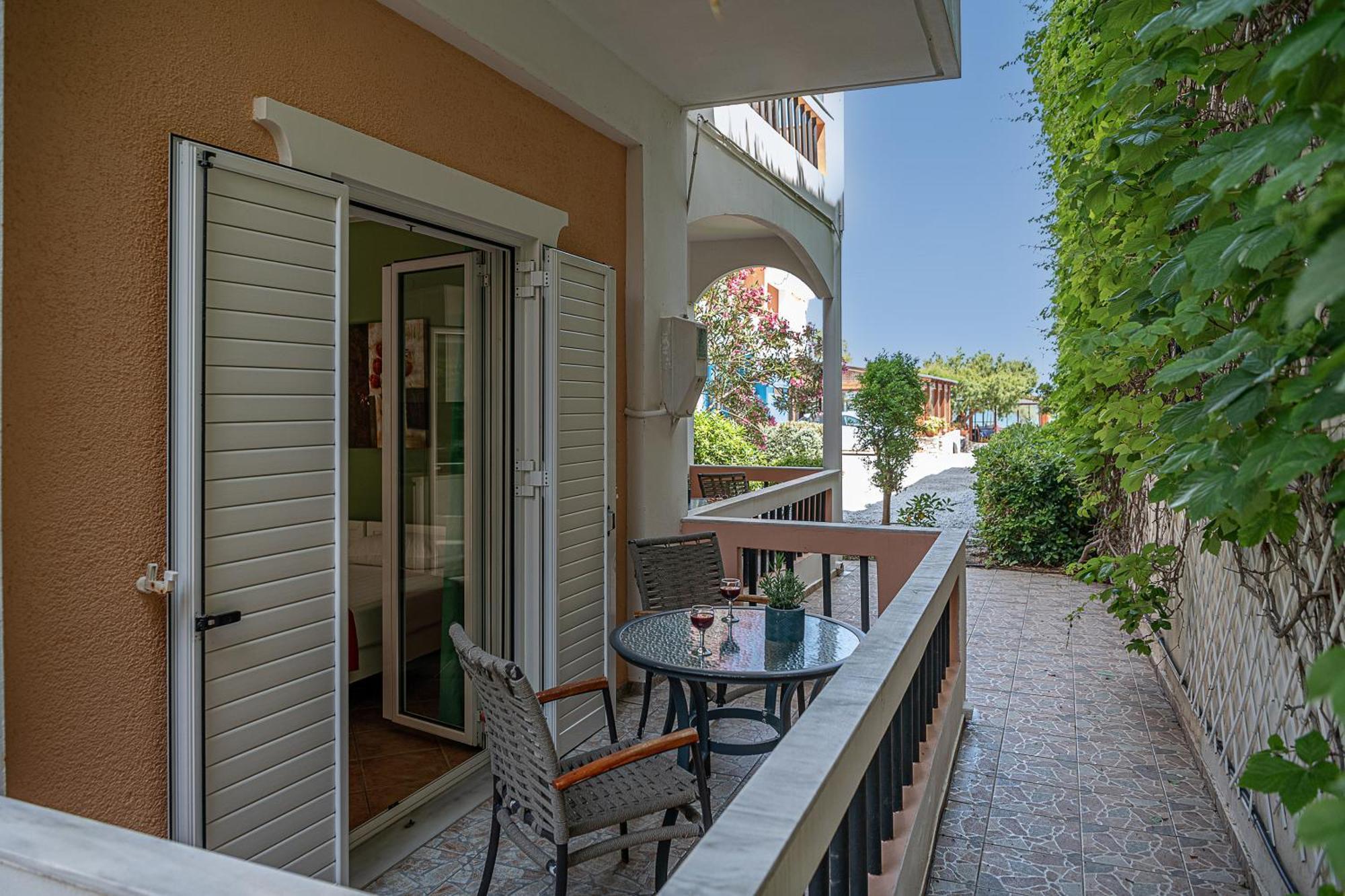 Elena Seafront Luxury Apartments Almyrida  Exterior photo